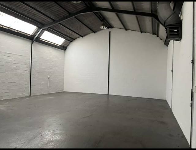 INDUSTRIAL PROPERTY TO RENT IN WOODSTOCK